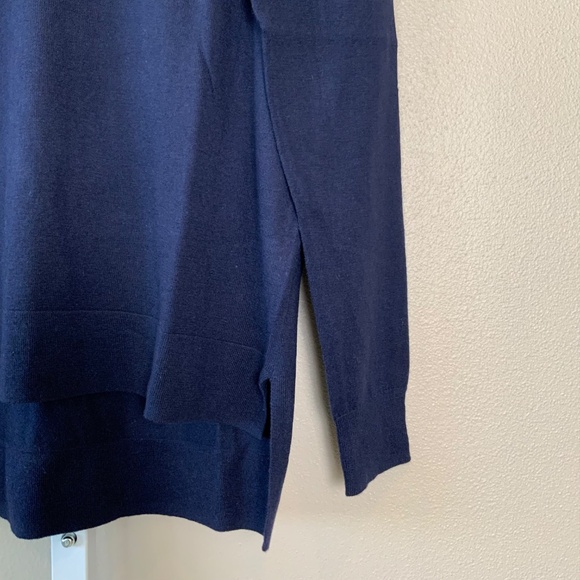 GAP Luxelight Perfect V-neck Sweater - Picture 9 of 16